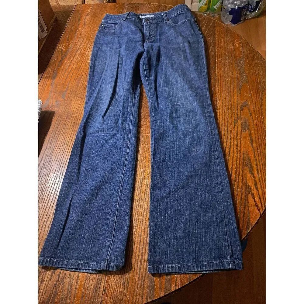 Small Chicos Size 0 Short Chicos Premium Ultimate Fit Boot Leg Denim Blue Jeans